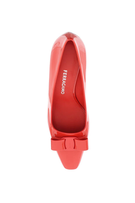 أحذية كعب عالٍ بجلد حمراء فاخرة بعلامة فيراجامو الشهيرة - للنساء