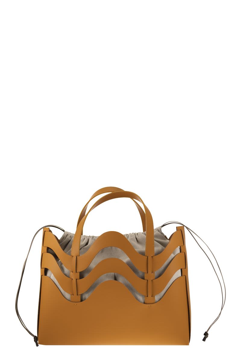 حقيبة كتف برتقالي مع شنطة قابلة للإزالة - تصميم من الجلد الفاخر للنساء (SS24)