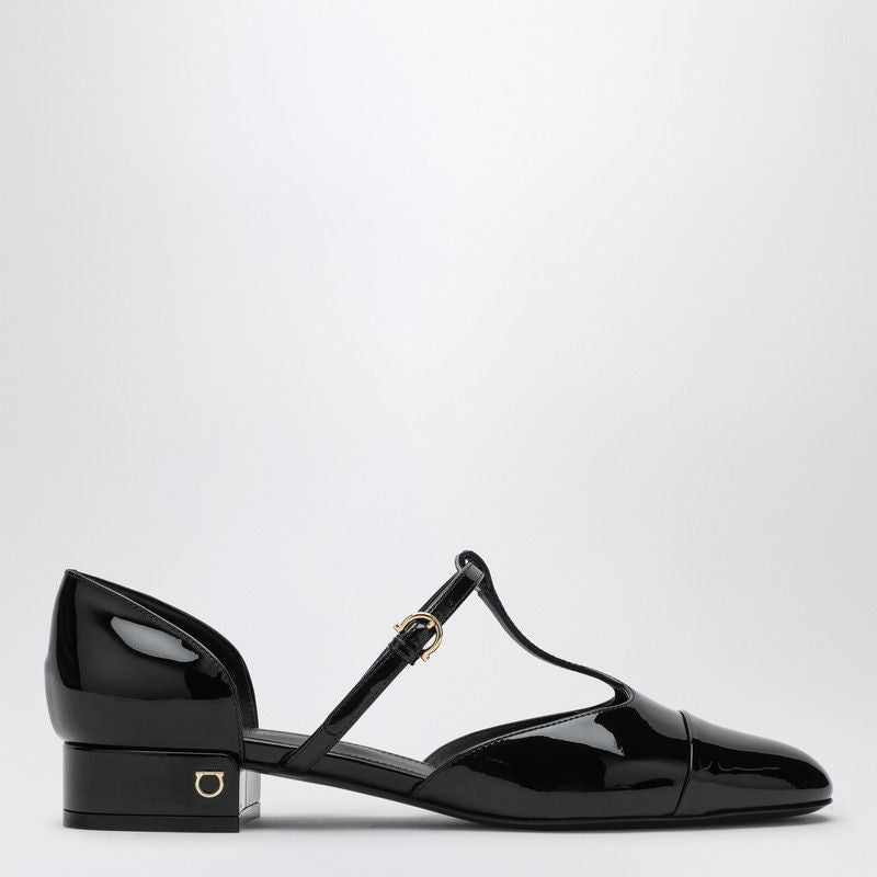 FERRAGAMO Elegant Black Patent Leather Ballerina Flats