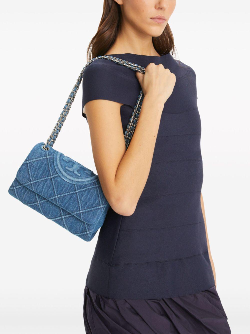 酷女郎牛仔手提包 - 中軟優勢包款 (Feminine Denim Shoulder Bag with Quilted Design and Signature Logo Detail)