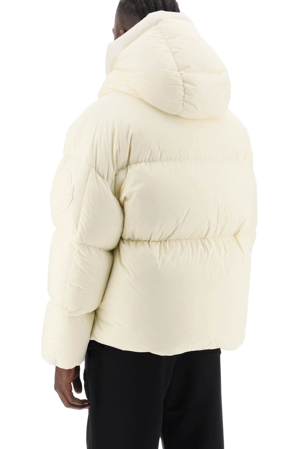 男士白色尼龙羽绒服 - 三叶草国际合作款式，由Jay-Z设计