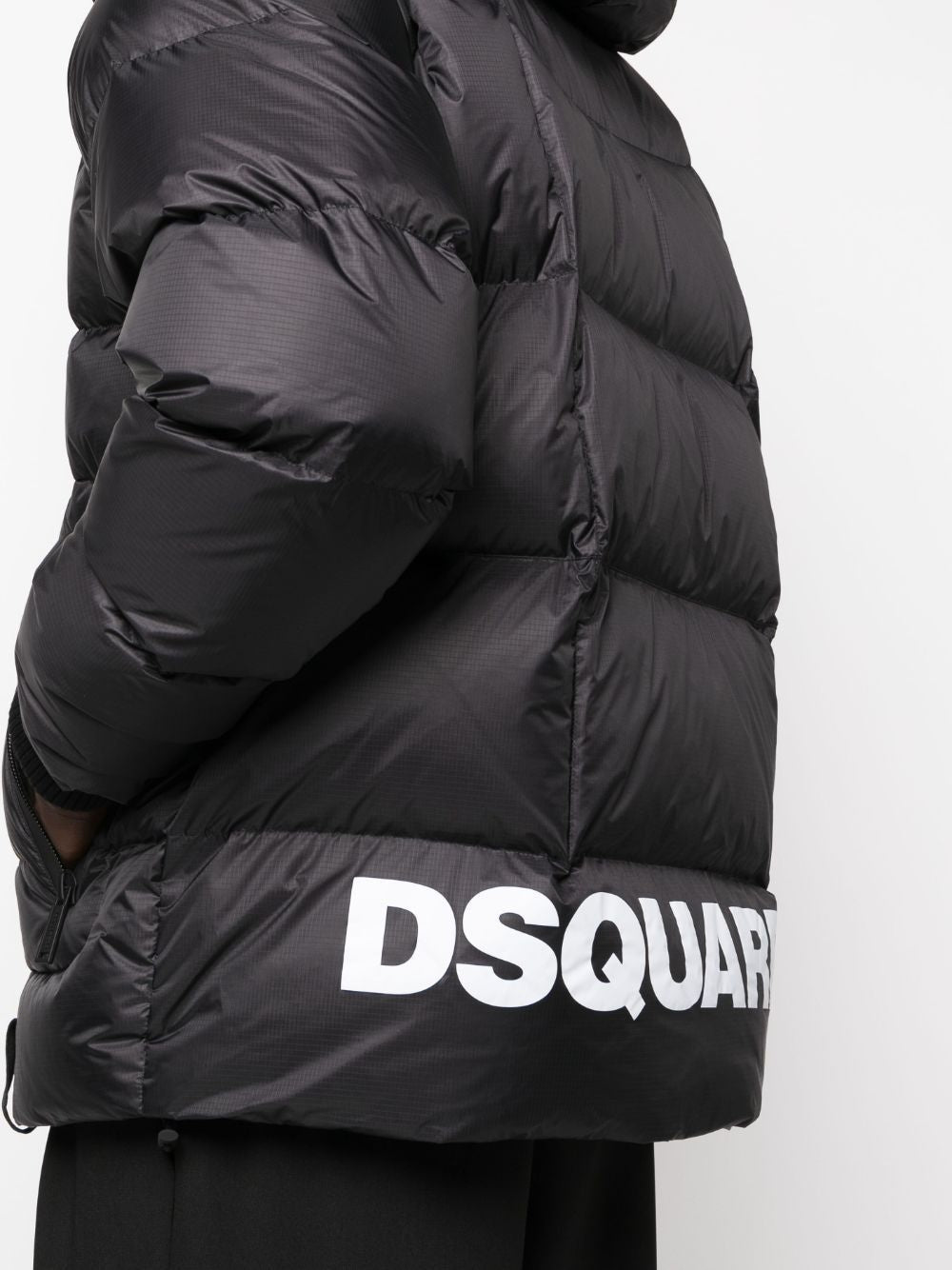 جاكيت رجالي أسود FW23 من DSQUARED2