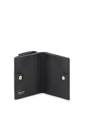Black Leather Wallet with Gancini Hook Closure - محفظة نسائية لامعة مع إغلاق سلسلة جانشيني باللون الذهبي