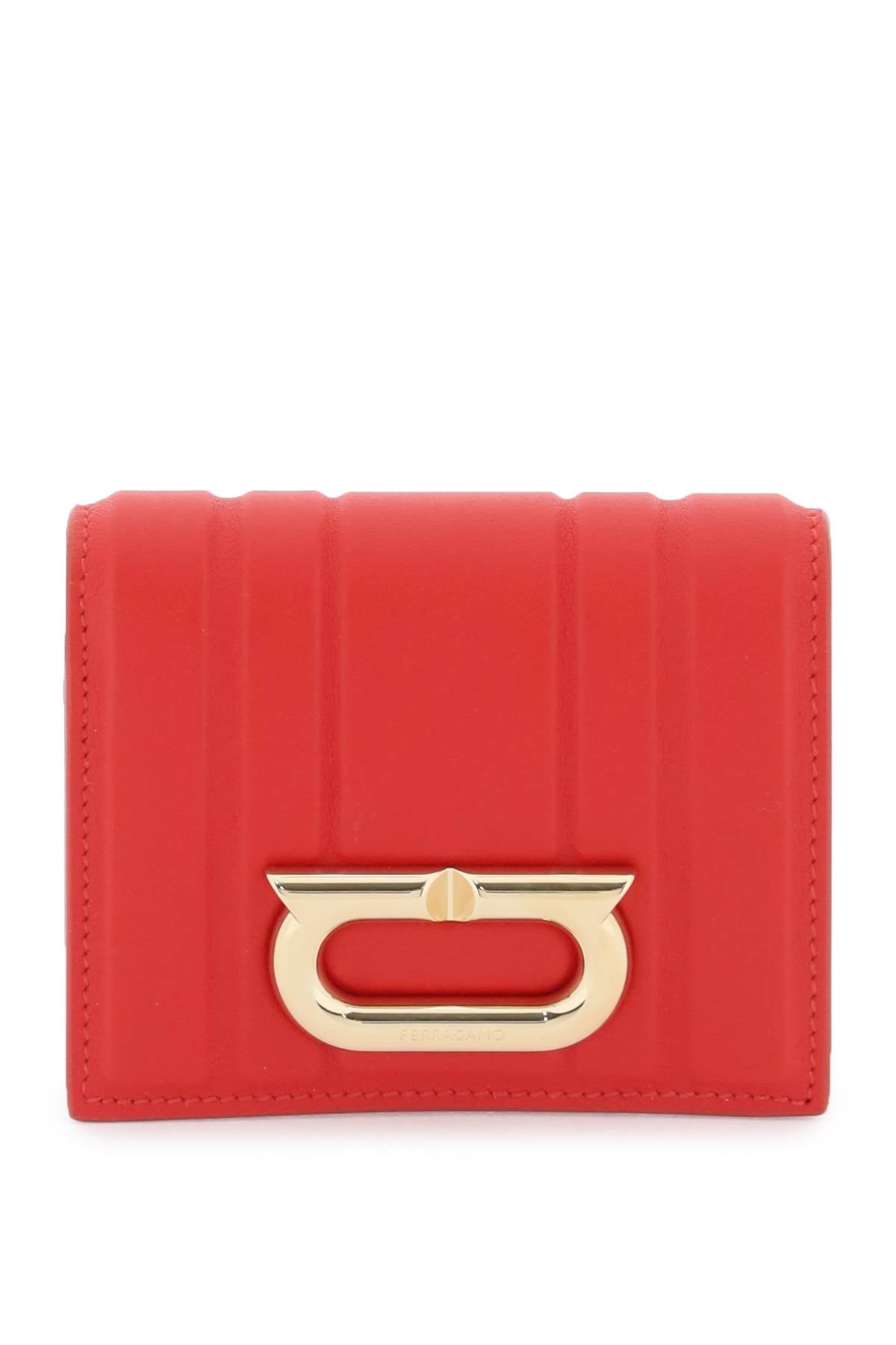 محفظة جلدية حمراء مطفية بمشبك Gancini للنساء