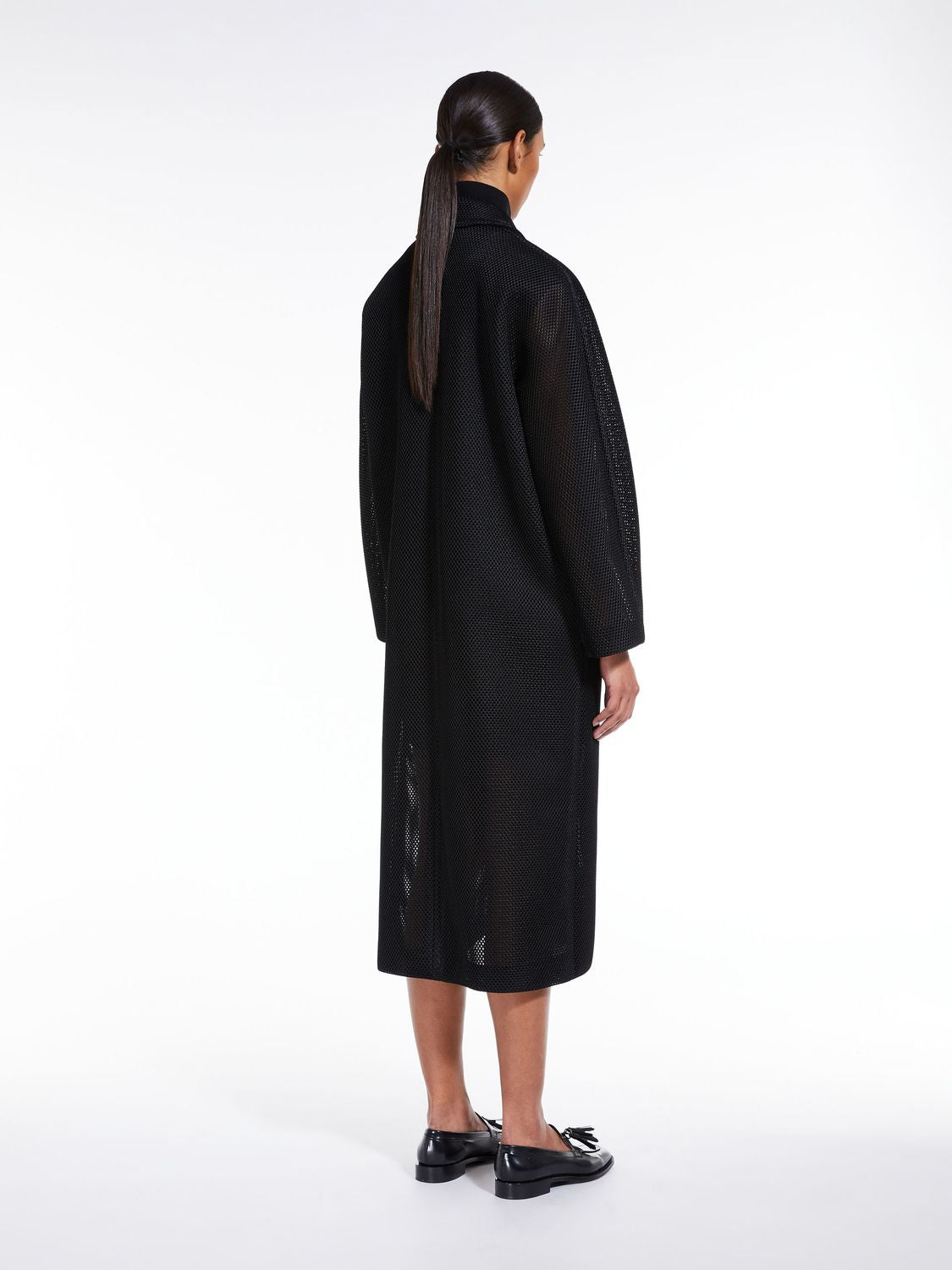 女性必备：时尚经典黑色夹克 - FW23必备