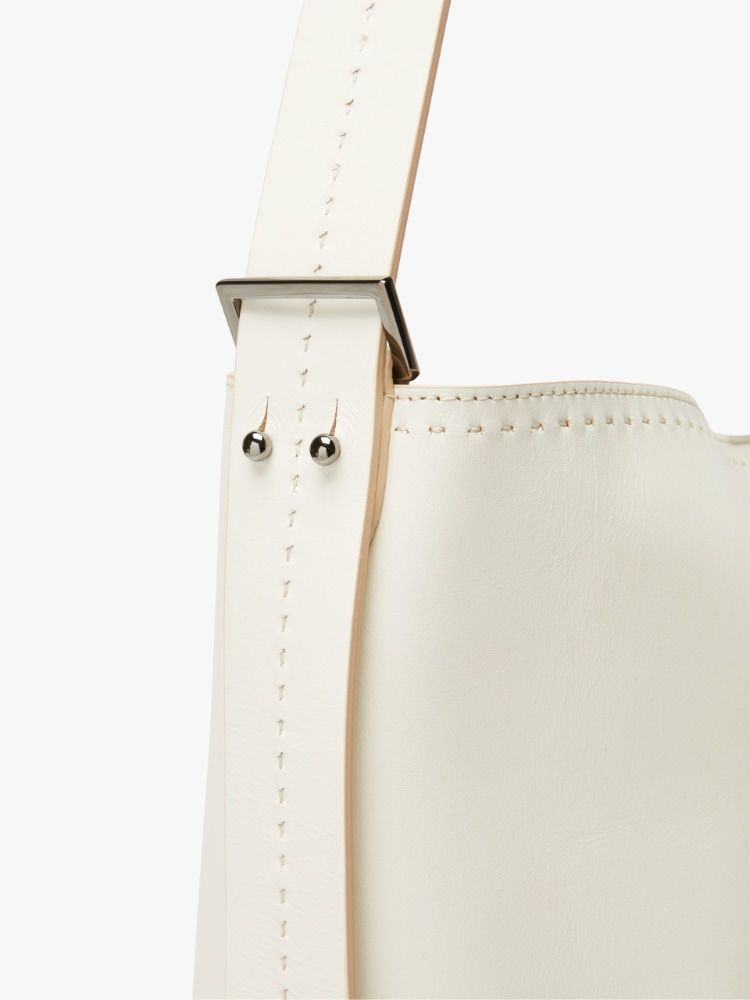 Elegant White Crossbody Leather Handbag for Women - SS24 Seasonal Must-Have