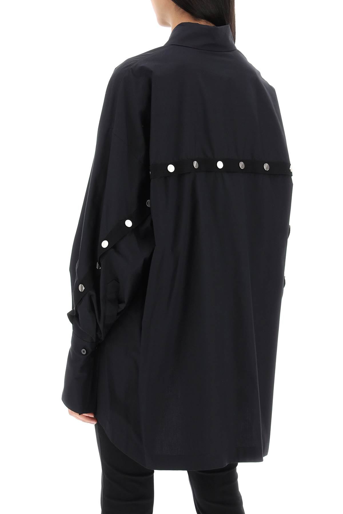 قميص أسود بأزرار كبس مزخرفة للنساء - مجموعة ربيع/صيف 2024
