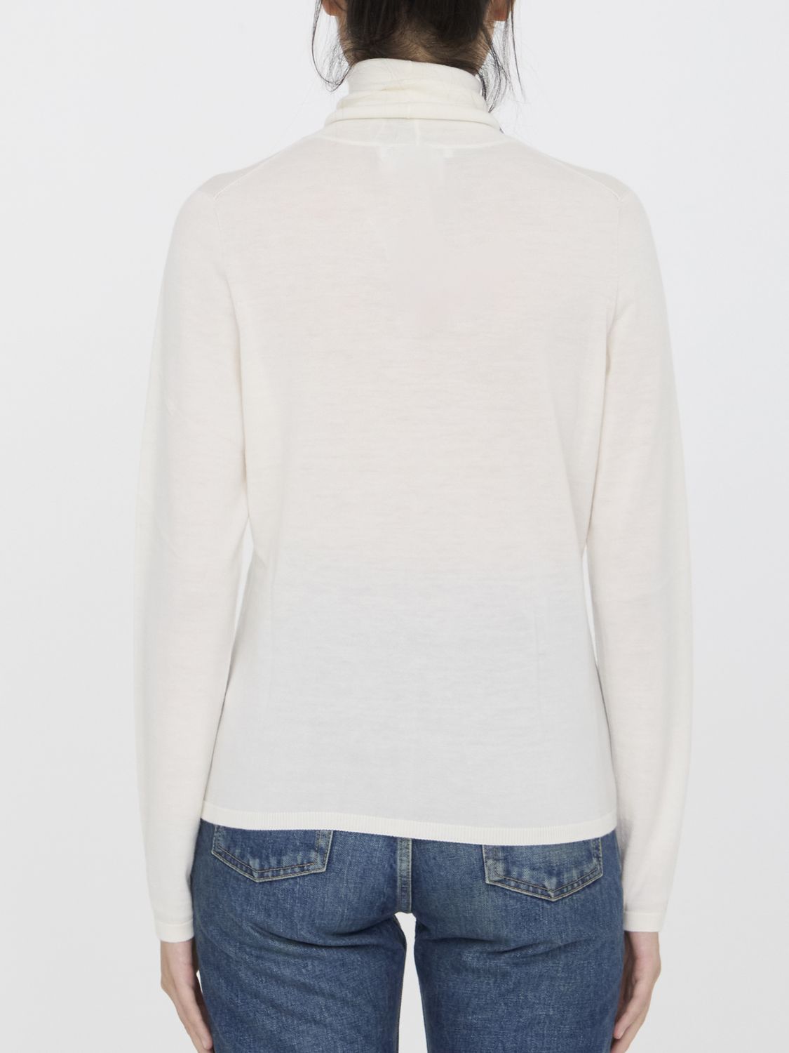 MAX MARA Essential Turtleneck Sweater in Luxurious Cashmere