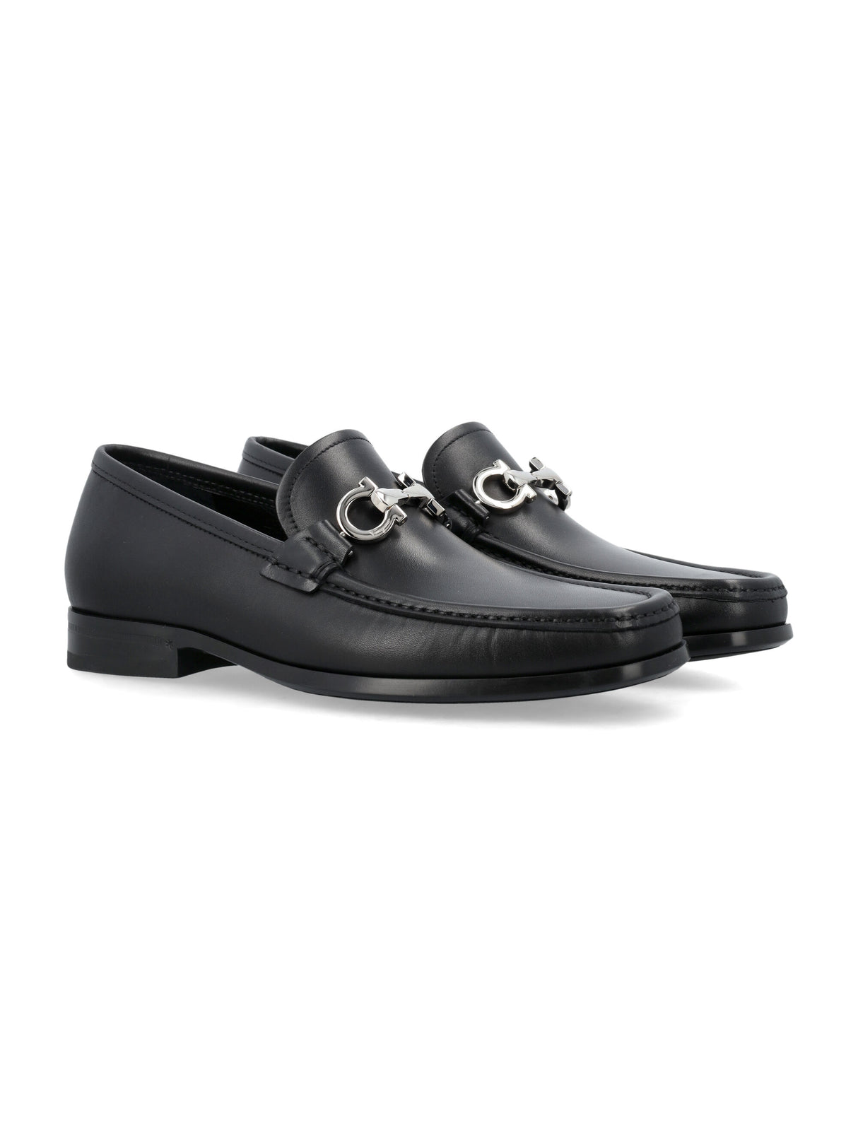 حذاء لوفر جلدي أسود للرجال مع قفل جانشيني - مجموعة ربيع صيف 2024