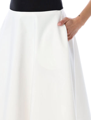 تنورة قطنية متوسطة الطول ومنفوشة للنساء باللون الأبيض