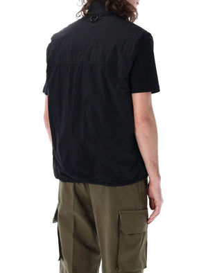 男士时尚——尼龙背心，立领，双向拉链，迷彩衬里及更多设计元素 - SS24系列