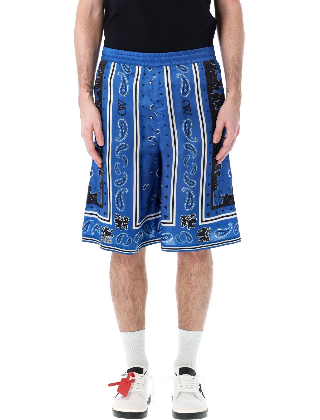 شورت بطبعة الباندانا الرجالي من الفسكوز الأصلي باللون الأزرق الملكي لموسم الربيع والصيف ٢٤