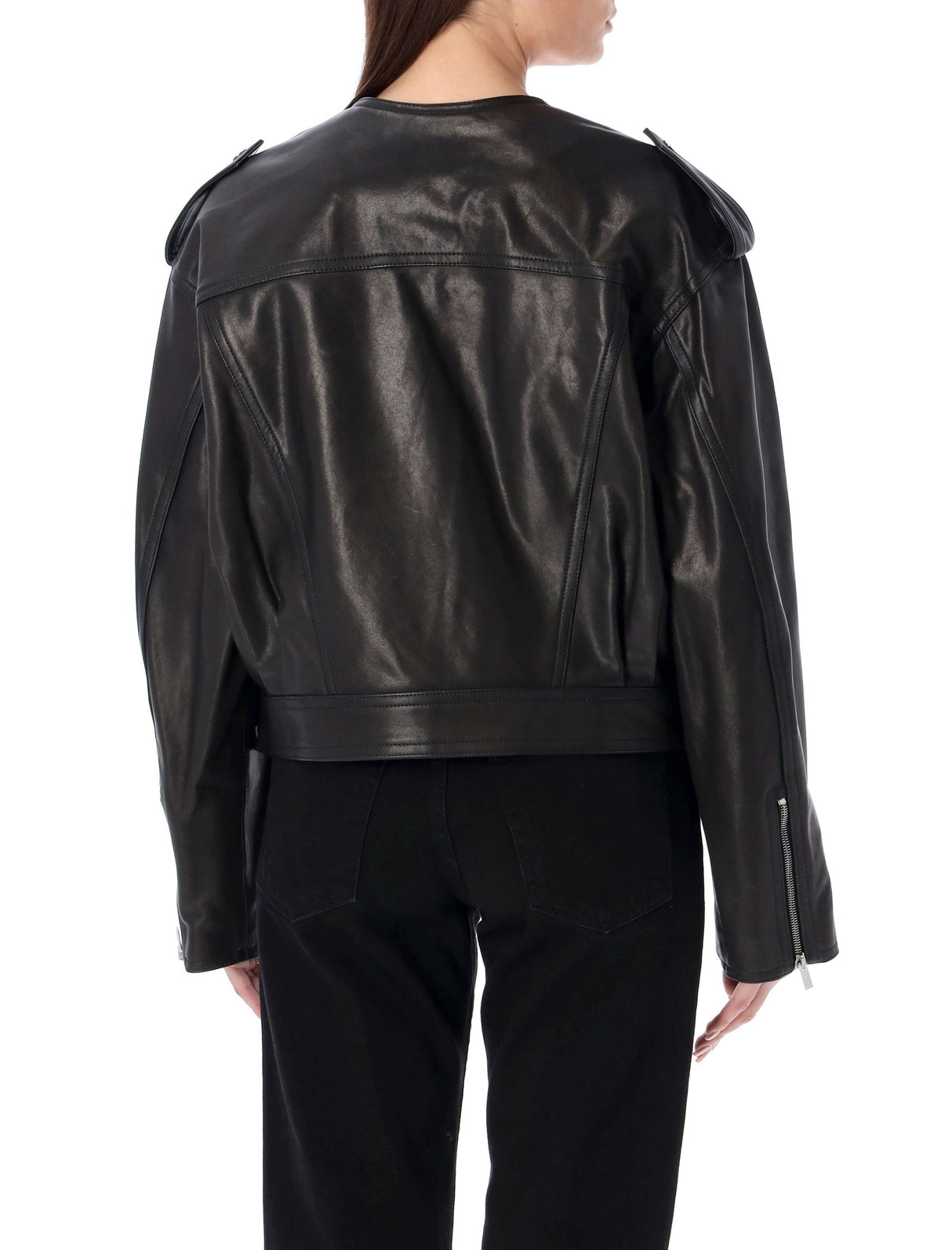 Áo khoác da nữ thời trang đen lịch lãm với chi tiết cá tính
