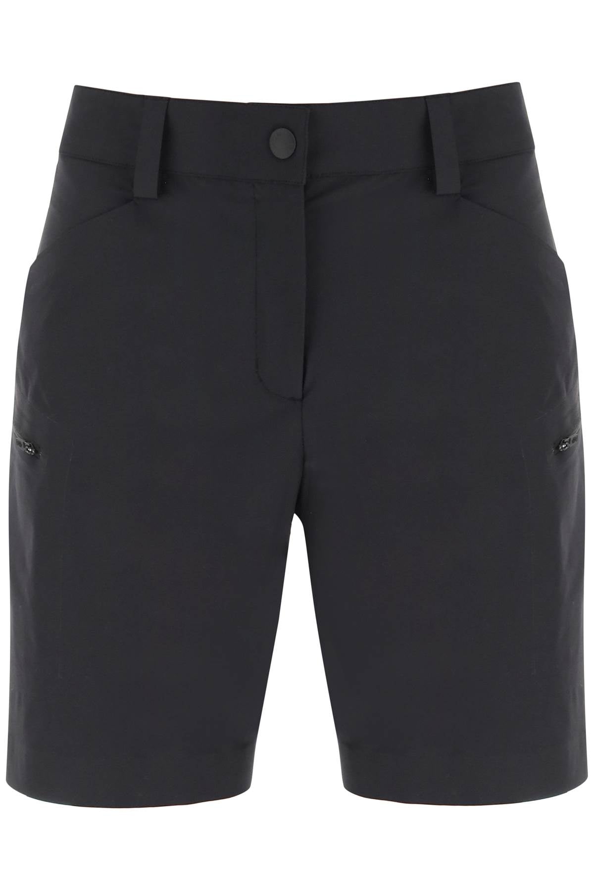 时髦女性美丽黑色多口袋技术短裤，来自SS23系列