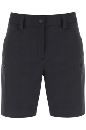 时髦女性美丽黑色多口袋技术短裤，来自SS23系列