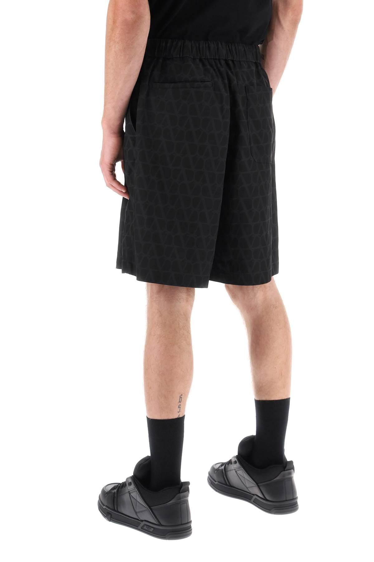 VALENTINO GARAVANI Men's Black Iconic Motif Shorts