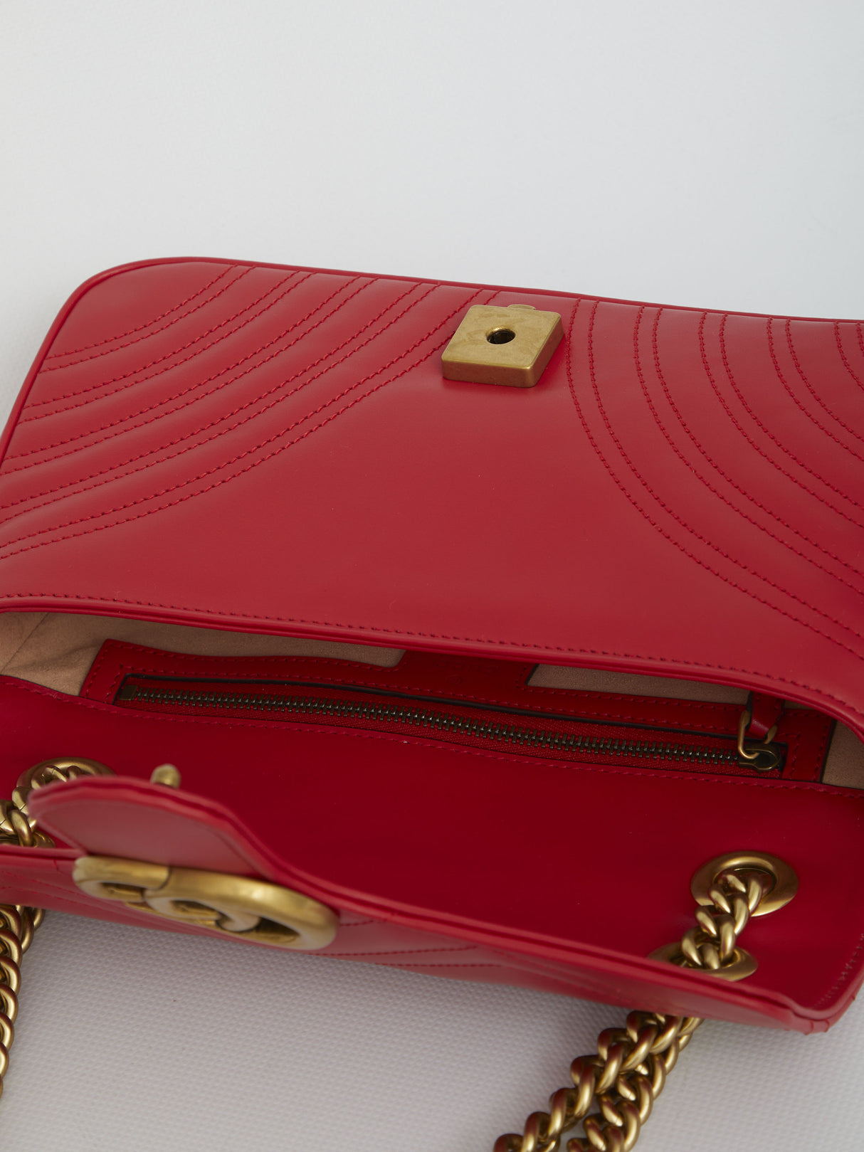 GUCCI Stylish Red Leather Shoulder Handbag for Women | FW23 Collection