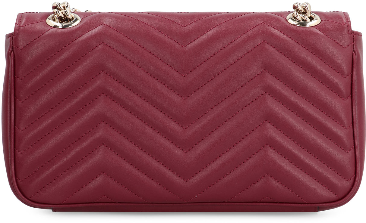 GUCCI Mini Chevron Red Leather Shoulder Bag with Chain Strap and Gold Detailing, 26x15x7 cm