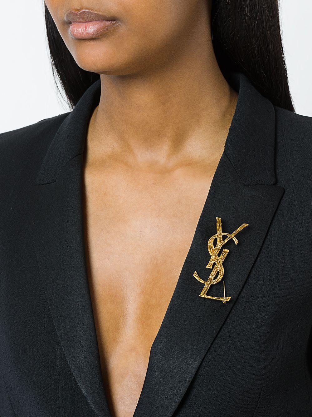 Brooch أنيق من Saint Laurent بتصميم جلد التمساح بلون دوري للنساء - SS24