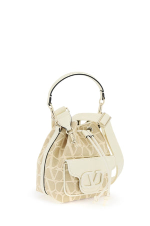 VALENTINO GARAVANI Iconic and Fashion-Forward: The Ultimate Bucket Handbag for Women