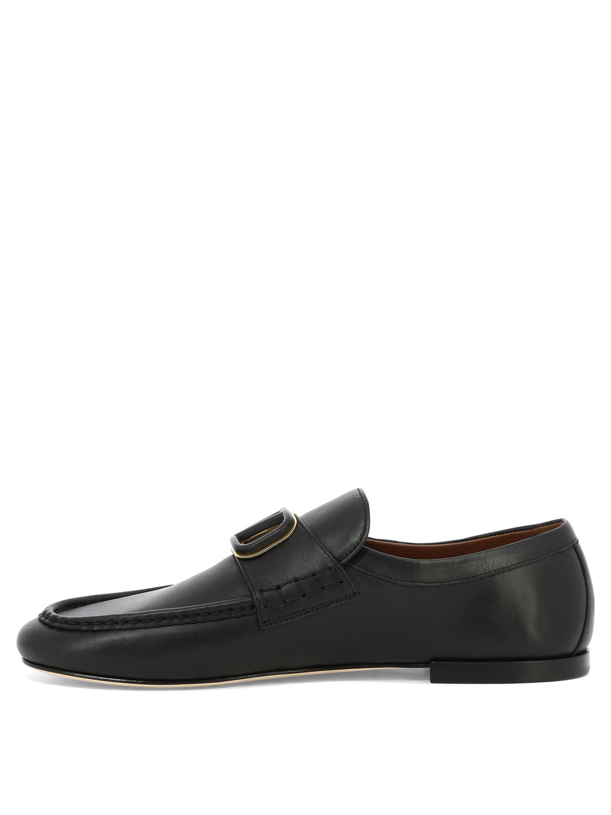 紳士必備：台灣馬可維尼獨到設計的經典黑色V標志布鞋