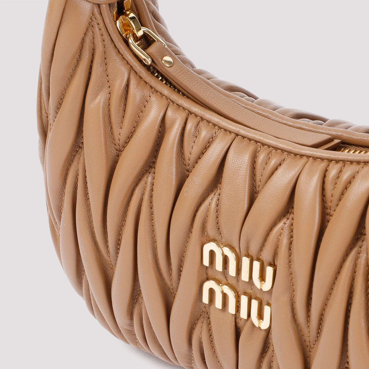 原MIU MIU LEATHER MIU WANDER MATELASSÉ斜挎包