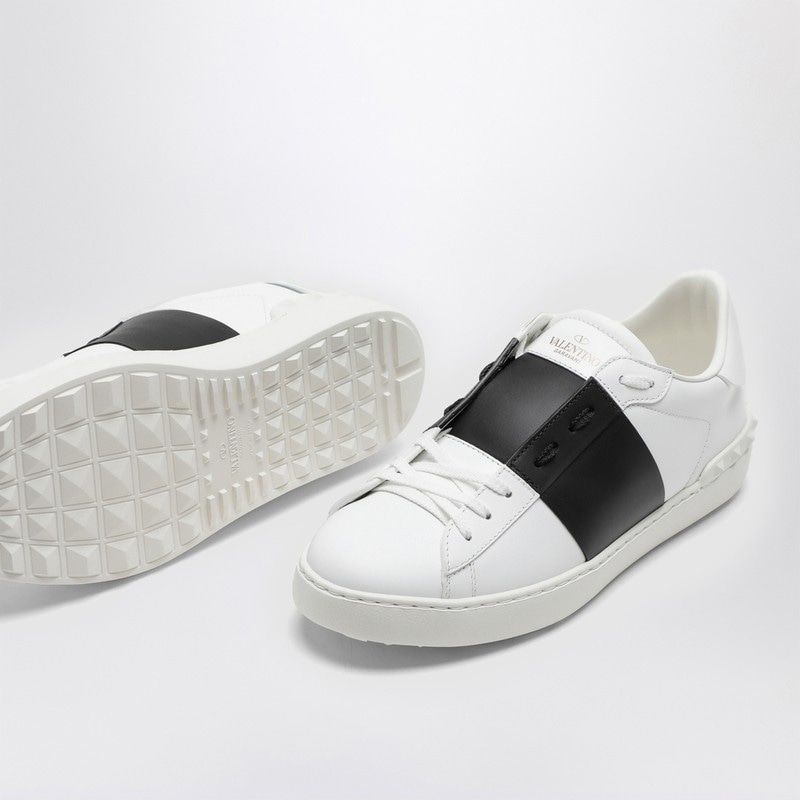 VALENTINO GARAVANI Elegant Open Sneaker with Contrasting Accents