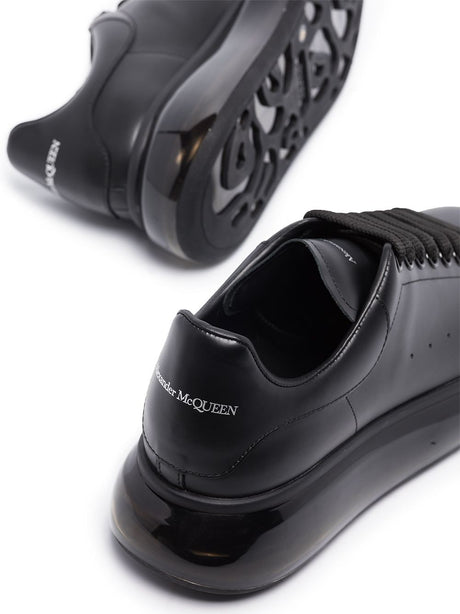 حذاء رياضي أسود كبير الحجم للرجال لموسم خريف وشتاء 24