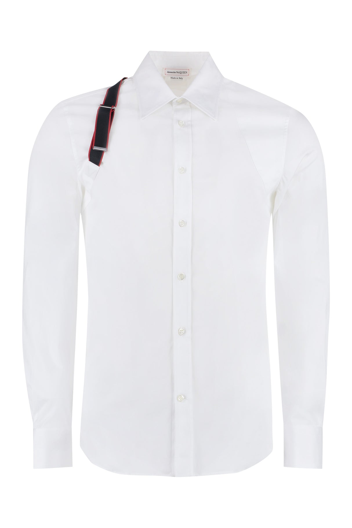 قميس رجالي أبيض بتصميم هارنس لموسم ربيع/صيف 2024