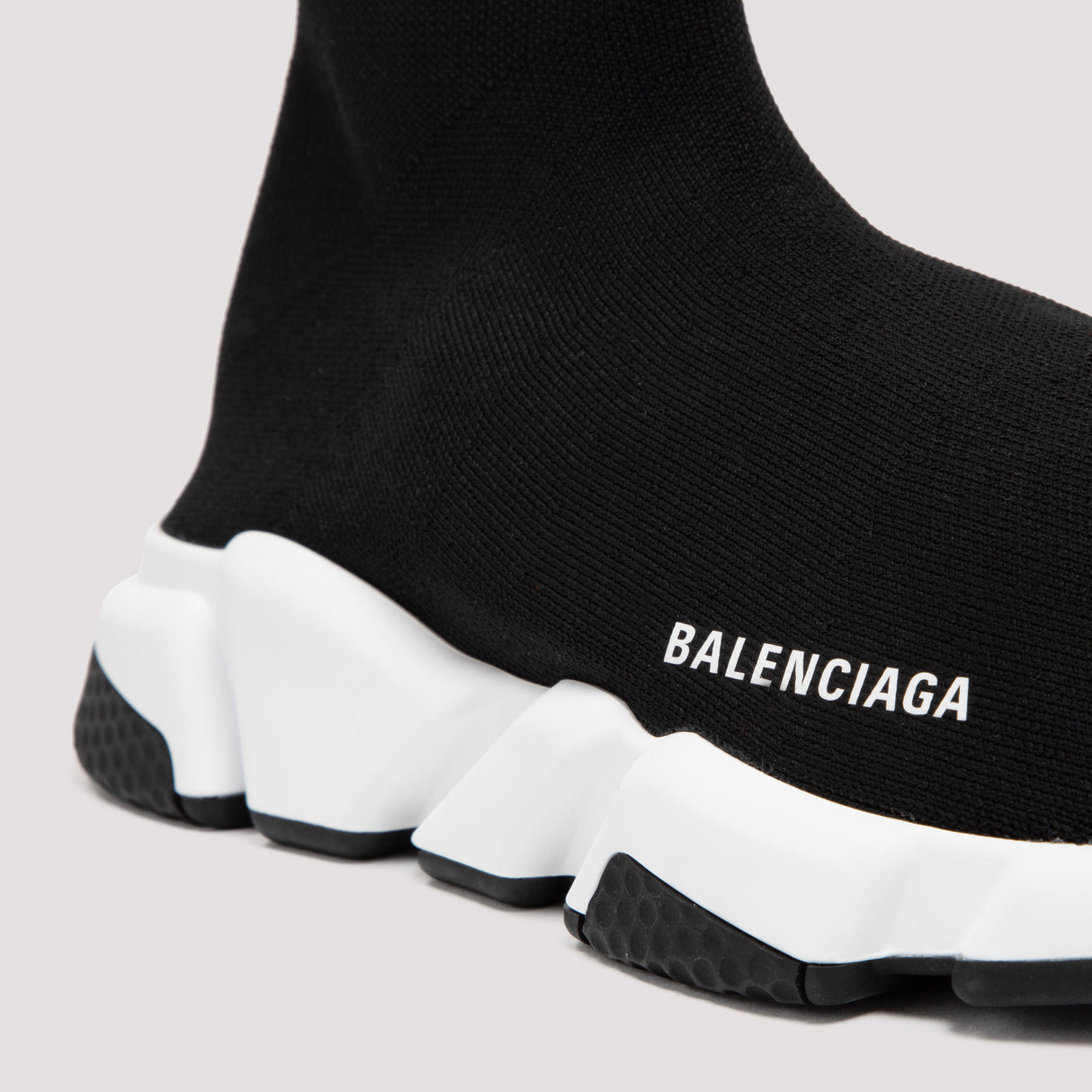 BALENCIAGA سنيكرز بالنسياغا سبيد الأصلية للرجال بلون أسود