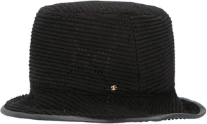 قبعة صوفية سوداء مزينة بجلد للنساء
