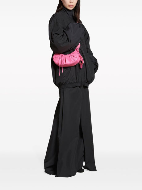 秋冬23の女性用ピンクカーフレザークロスボディバッグ