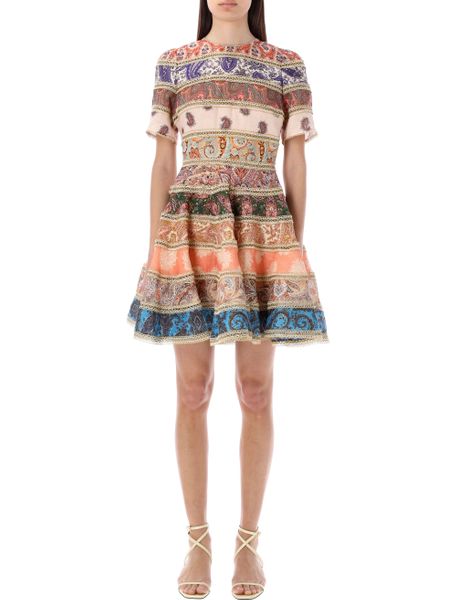 فستان من الكتان متعدد الألوان قصير الأكمام مع تفاصيل الدانتيل