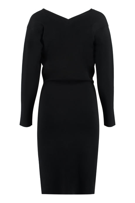 فستان أسود بياقة مضلعة للنساء لموسم FW23