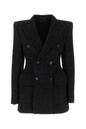 時尚黑色女士外套，搭配菱格紋設計和六顆钮扣