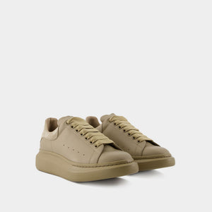 ALEXANDER MCQUEEN Elevated Urban Sneakers in Grey