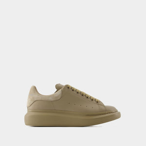 ALEXANDER MCQUEEN Elevated Urban Sneakers in Grey