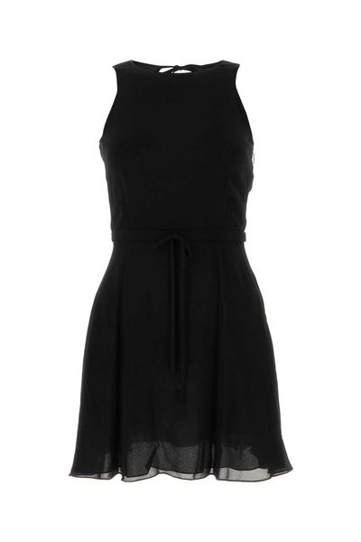 خفيفة و أنيقة! فستان مصنوع من الرافيا باللون الأسود و مفتوح من الظهر للنساء