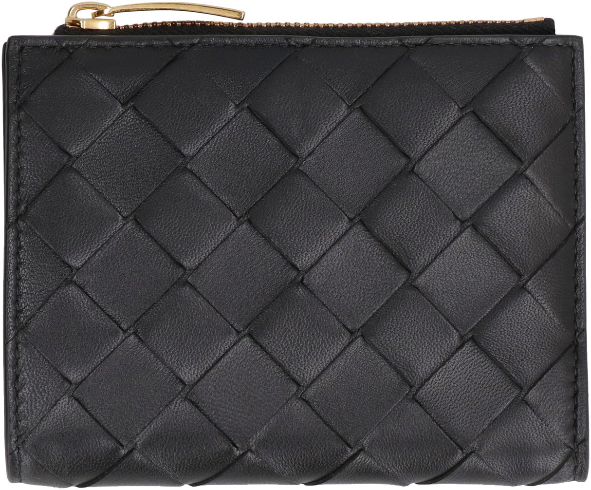 Classic Black Leather Wallet with Intrecciato Motif and Multiple Compartments for Women