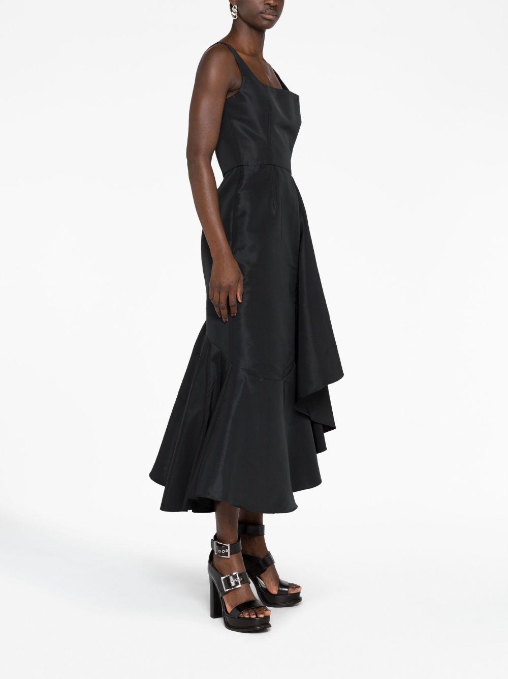 فستان نسائي أنيق بتصميم غير متماثل وطويل إلى الركبة - FW23 أسود