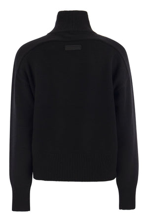 CANADA GOOSE Soft and Chic: The Merino Wool Turtleneck Jumper for Women