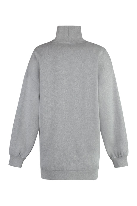 女性立领灰色运动衫，搭配对比色LOGO和收边设计，SS24限定款