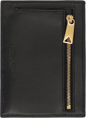 BOTTEGA VENETA Luxurious Leather Passport Holder for the Modern Traveler