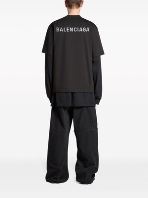 Áo thun đen phản quang với logo Balenciaga cho nữ cỡ vừa vừa