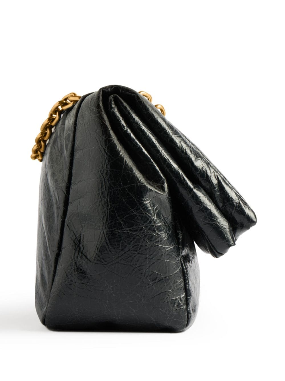 حقيبة كتف موناكو ميني من جلد العجل الأسود مع تفاصيل ذهبية قديمة، بقياس 11x7x4 إنش