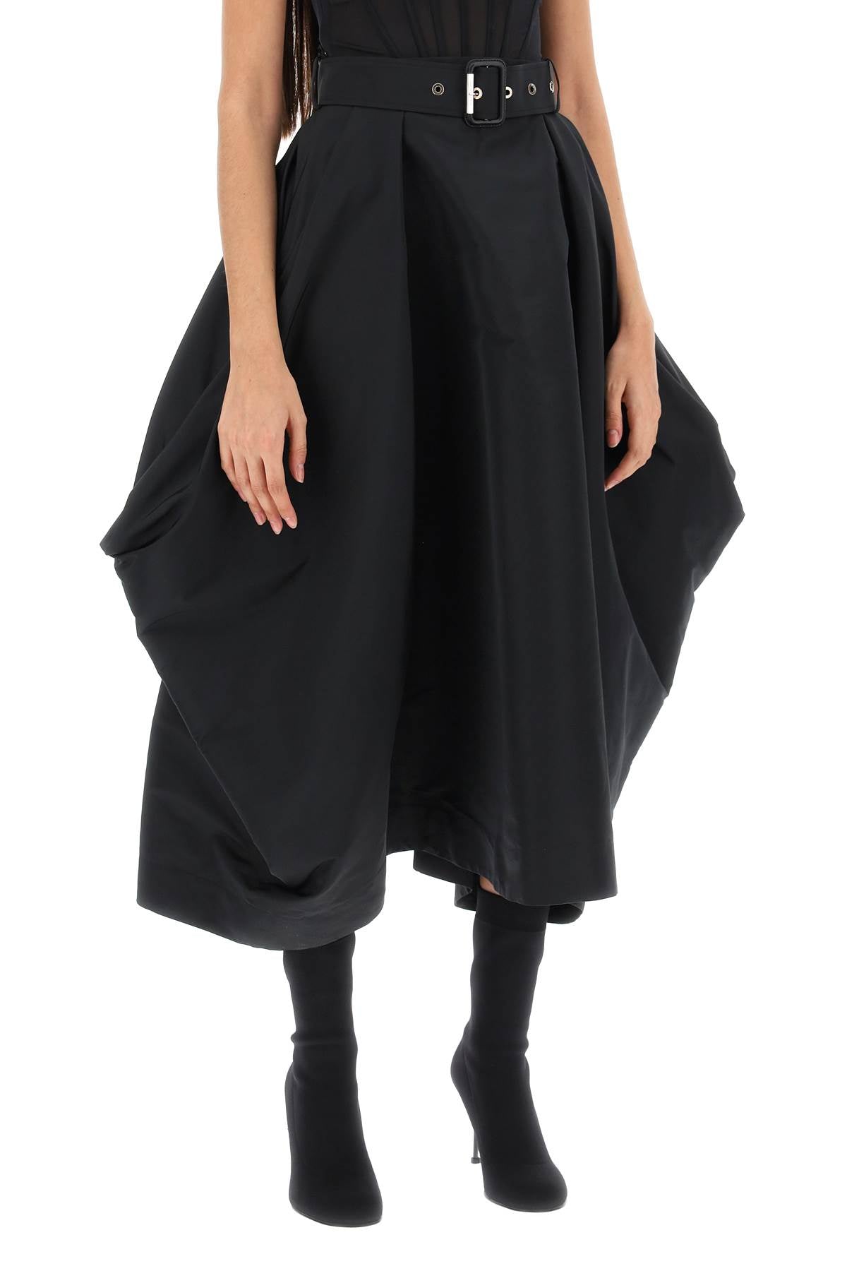 Black Peg-Top Skirt with Pleated Volume and Inverted Hem