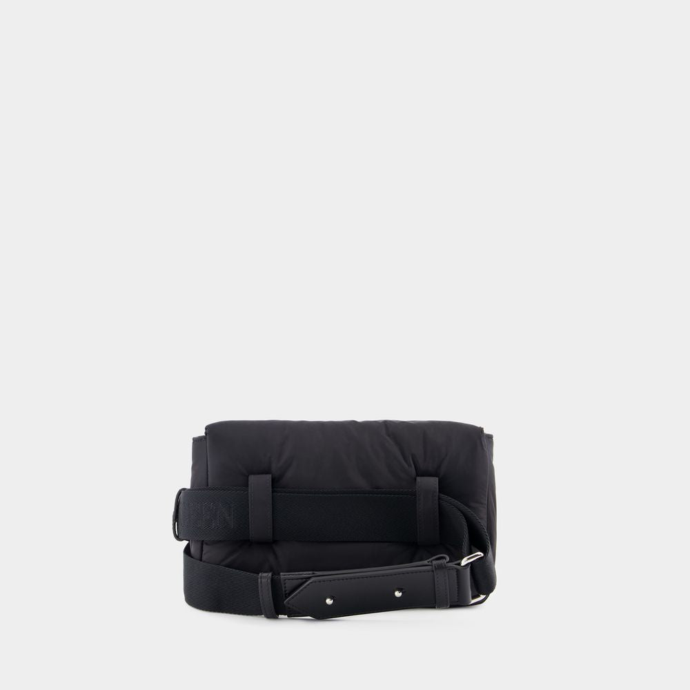 ALEXANDER MCQUEEN Sleek Black Knuckle Crossbody Bag for Men - SS24 Collection