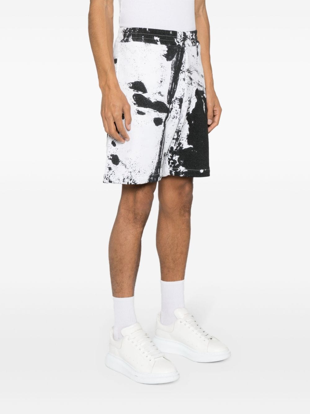 ALEXANDER MCQUEEN Graphic Print Shorts with Elastic Waistband and Embroidered Logo for Men - SS24