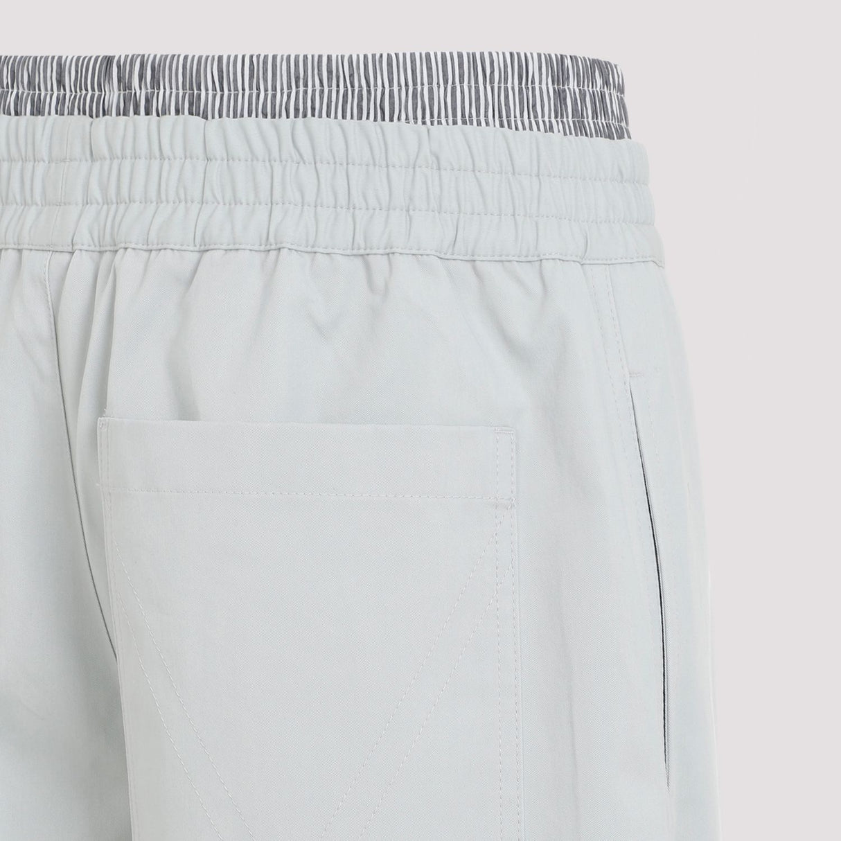 Quần shorts bermuda cotton màu xám cho nam SS24