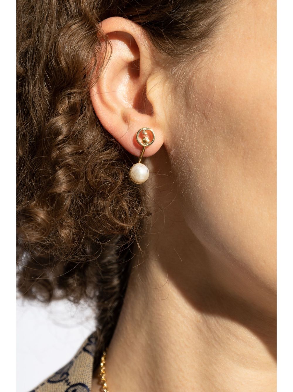 GUCCI Elegant Resin Pearl Gold Earrings